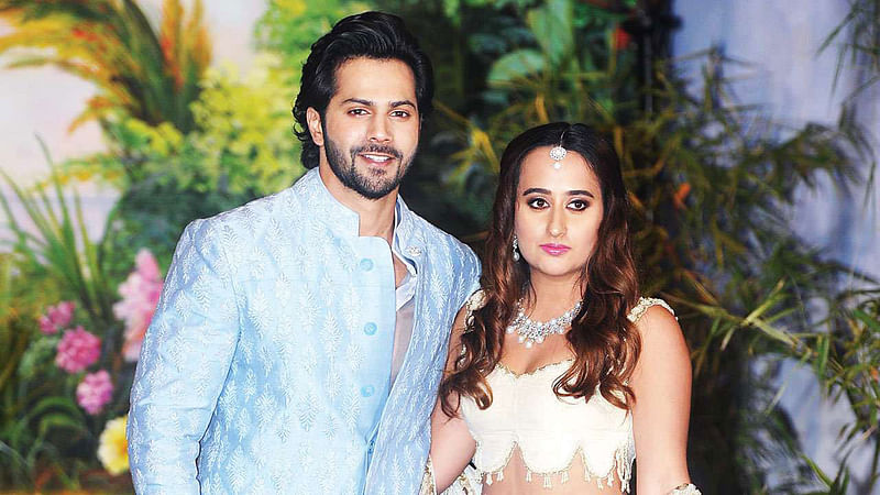 প্রাপ্তি ও সম্ভাবনার প্রথম মাস 6 দীর্ঘদিনের বান্ধবী নাতাশা দালাকে বিয়ে করেন বরুণ ধাওয়ান
