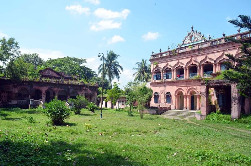 কুমিল্লার লাকসামে অবস্থিত নত্তয়াব ফয়জুন্নেসার বাড়ি। দীর্ঘদিন ধরে এর সংস্কার নেই