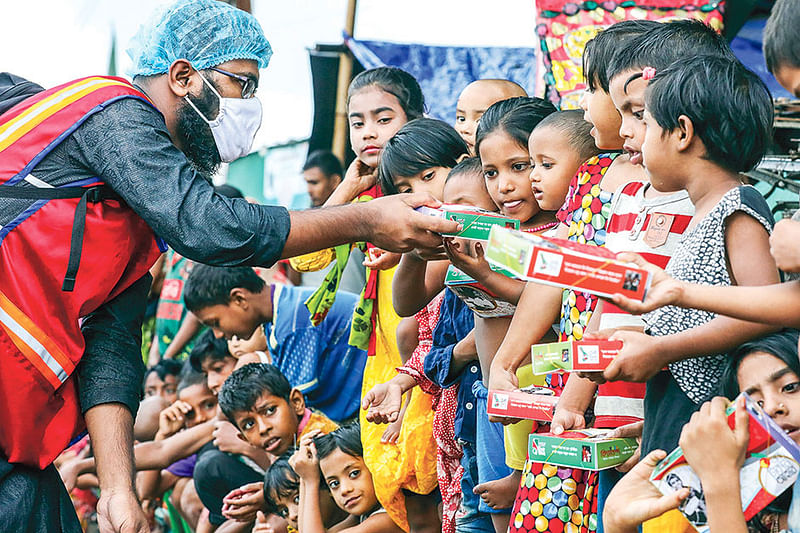 সব সময়ই শিশুদের জন্য আহারের ব্যবস্থা করে আসছে বিদ্যানন্দ ফাউন্ডেশন