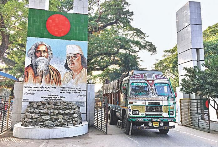 বেনাপোল স্থলবন্দরে