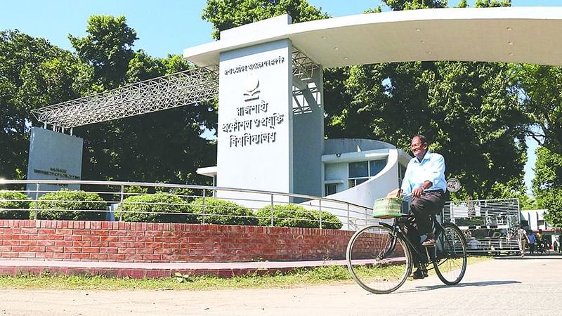 ছাত্রজীবনে কেনা সাইকেলটি এখনো অধ্যাপক ইকবাল মতিনের সঙ্গী