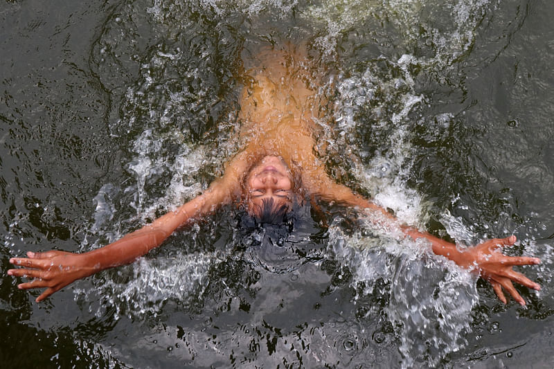 কয়েক দিন ধরে চলছে দাবদাহ