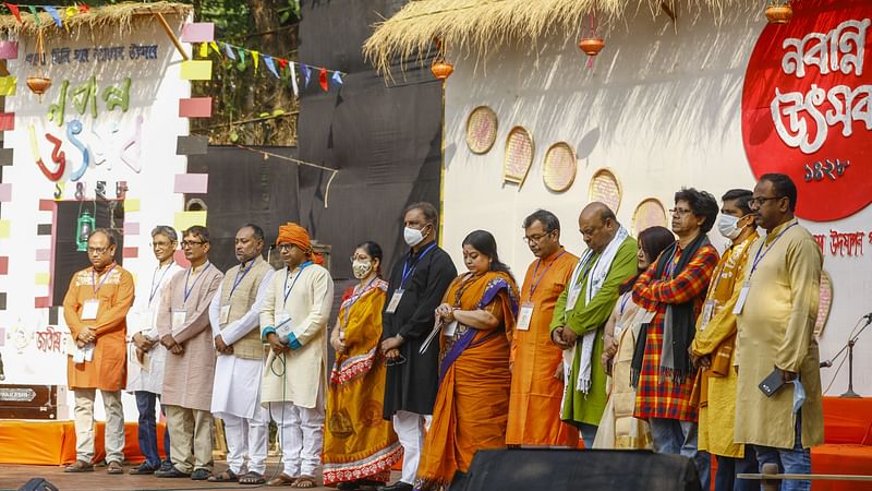 করোনাভাইরাসে আক্রান্ত হয়ে মারা যাওয়া শিল্পীদের স্মরণে ১ মিনিট নীরবতা পালন করা হয়