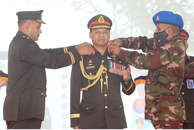 সেনাবাহিনীর কোর অব ইঞ্জিনিয়ার্সের ‘অষ্টম কর্নেল কমান্ড্যান্ট’ হিসেবে আনুষ্ঠানিকভাবে দায়িত্ব নিয়েছেন সেনাপ্রধান জেনারেল এস এম শফিউদ্দিন আহমেদ