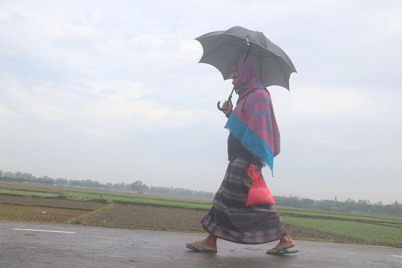 আজ শুক্রবার দেশে বৃষ্টি আগের দিনের চেয়ে বাড়তে পারে।