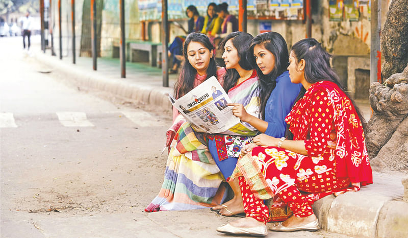 গণমাধ্যম গবেষণা সংস্থা এমআরডিআইয়ের জরিপ বলছে, নারীদের কাছে বিশ্বাসযোগ্য পত্রিকা প্রথম আলো