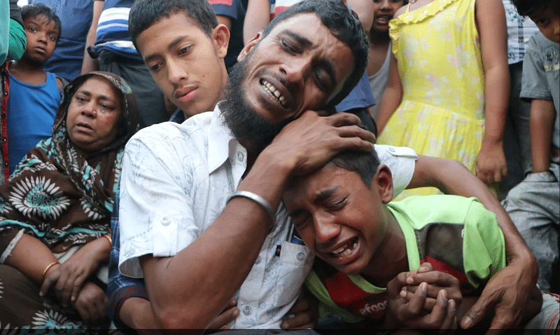 এই দেশে কার্গো জাহাজের ধাক্কায় লঞ্চ ডুবে নিমেষেই কয়েক ডজন মানুষের মৃত্যুও পরিচিত আর সহনীয় হয়ে উঠছে