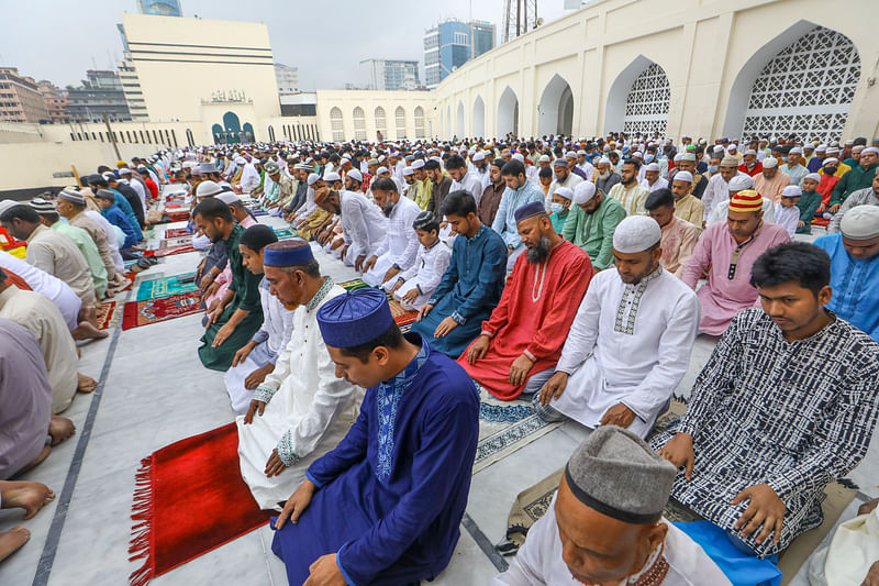 সকাল সাতটায় জাতীয় মসজিদ বায়তুল মোকাররমে ঈদের প্রথম জামাত অনুষ্ঠিত হবে