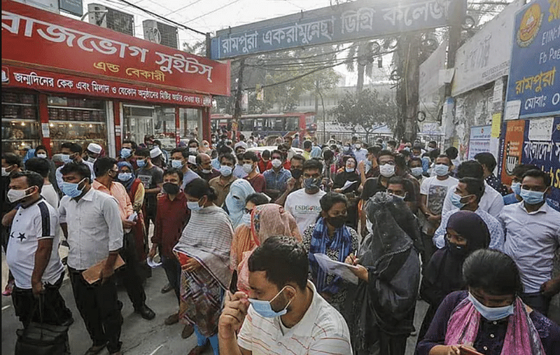 সাম্প্রতিক বছরগুলোতে ক্রমশই বাড়ছে বিসিএস পরীক্ষায় আবেদনকারীর সংখ্যা