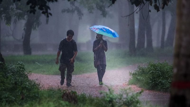 বৃষ্টি শুনলেই বর্ষণমুখর একটি দিনের ছবি ভেসে ওঠে