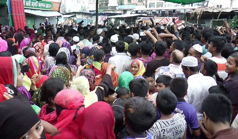 মো. বুলবুল আহমেদের (২২) লাশ গতকাল সন্ধ্যায় নরসিংদীর সদর উপজেলার ভেলানগর এলাকায় পৌঁছালে সেখানে হৃদয়বিদারক দৃশ্যের সৃষ্টি হয়