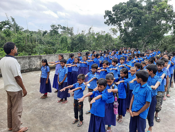 তীব্র গরমের কারণে প্রাথমিক বিদ্যালয়ে অ্যাসেম্বলি বন্ধ রাখার নির্দেশ দিয়েছে প্রাথমিক ও গণশিক্ষা মন্ত্রণালয়