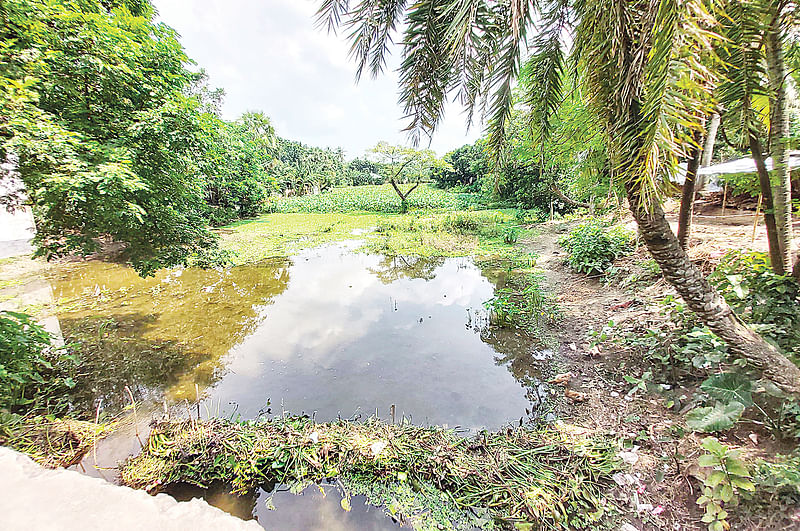 সরমঙ্গলা নদীর অংশবিশেষ। রাজশাহীর পবা উপজেলার বালানগর এলাকায় গতকাল