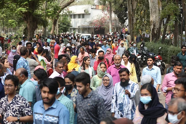 ঢাকা বিশ্ববিদ্যালয়ের আবেদনের মধ্য দিয়ে শুরু হলো এই শিক্ষা বর্ষের শিক্ষার্থীদের বিশ্ববিদ্যালয়ে ভর্তির আবেদন প্রক্রিয়া