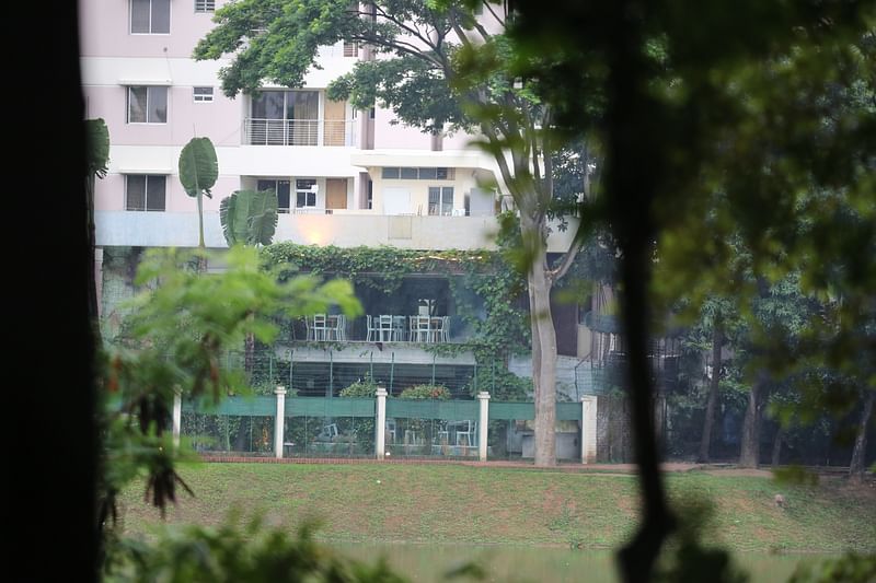 গুলশানের হোলি আর্টিজান বেকারিতে  ভয়াবহ জঙ্গি হামলা চালানো হয় ২০১৬ সালের ১ জুলাই