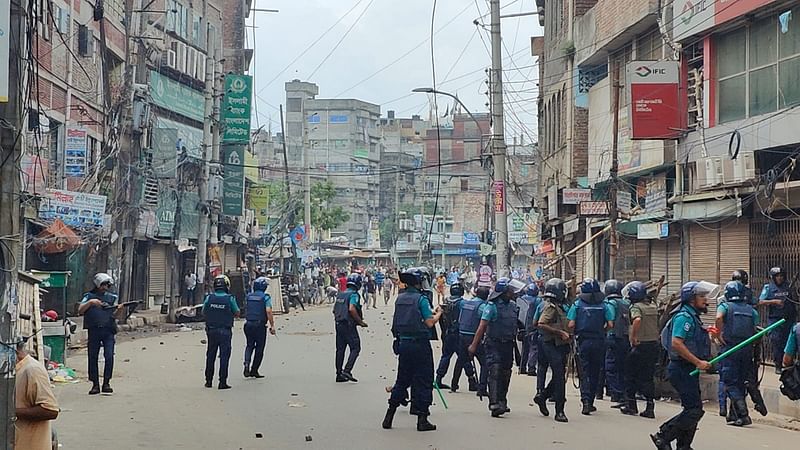 ধোলাইখালে বিএনপি ও পুলিশের সংঘর্ষ