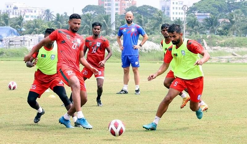 এশিয়াড ফুটবলে এক ড্র নিয়ে ফিরছে বাংলাদেশ দল