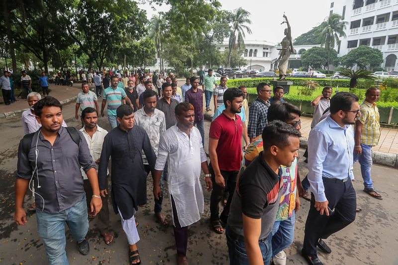 জামালপুরের বকশীগঞ্জ ও দেওয়ানগঞ্জ থেকে বিএনপির নেতা–কর্মীরা ‘গায়েবি মামলায়’ আগাম জামিন নিতে হাইকোর্টে এসেছিলেন। গত ৩১ আগস্ট আদালত চত্বরে