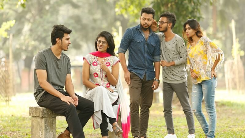 যেকোনো আলাপে ‘গসিপ’ জুড়ে দেওয়া মোটেও ভালো কাজ নয়