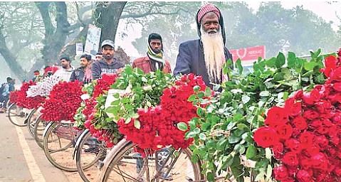 গদখালী বাজারে ফুলের বাজার