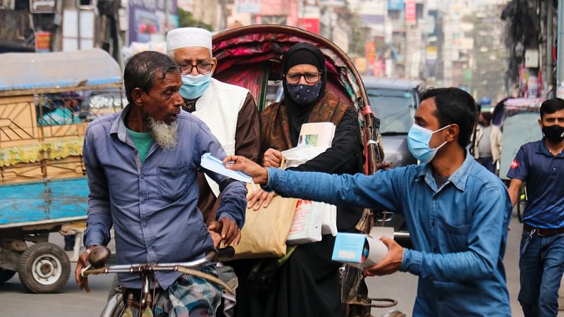 করোনাভাইরাসের নতুন ‘উপধরন’ দিয়ে সংক্রমণ ছড়াচ্ছে বলে খবর পাওয়া যাচ্ছে