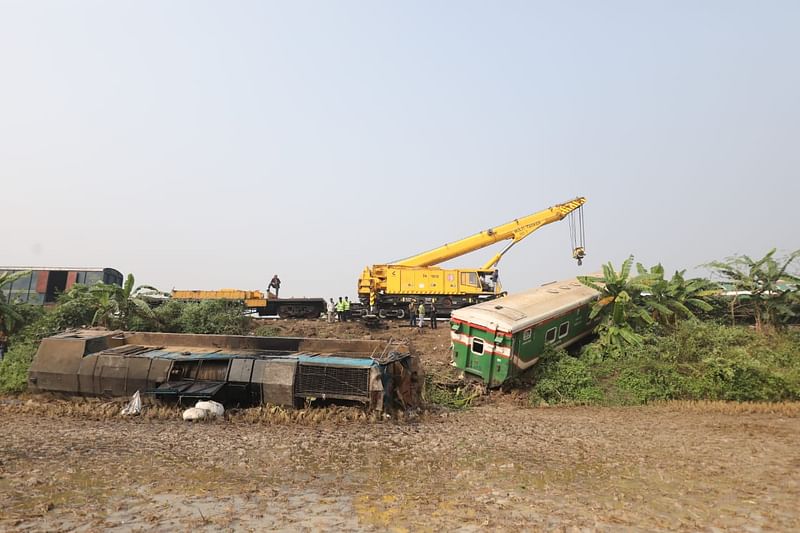 ঢাকা-ময়মনসিংহ রেলপথের গাজীপুরের  বনখড়িয়া এলাকায় আজ ভোর সোয়া চারটার দিকে মোহনগঞ্জ এক্সপ্রেস ট্রেনটি লাইনচ্যুত হয়