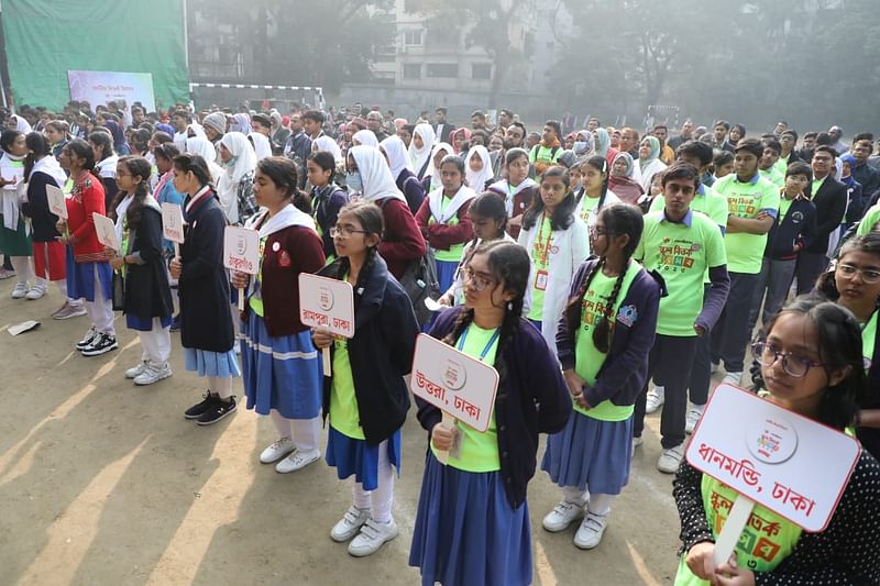 প্রতিযোগিতায় আসা বিভিন্ন এলাকার শিক্ষার্থীরা। সেন্ট যোসেফ উচ্চমাধ্যমিক বিদ্যালয়, মোহাম্মদপুর, ঢাকা, ২৭ জানুয়ারি