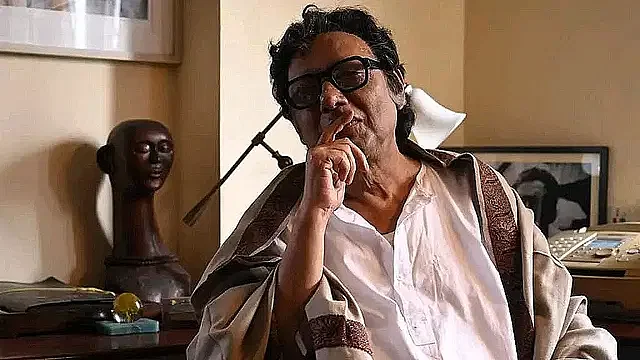 ‘চালচিত্র এখন’ সিনেমার দৃশ্য