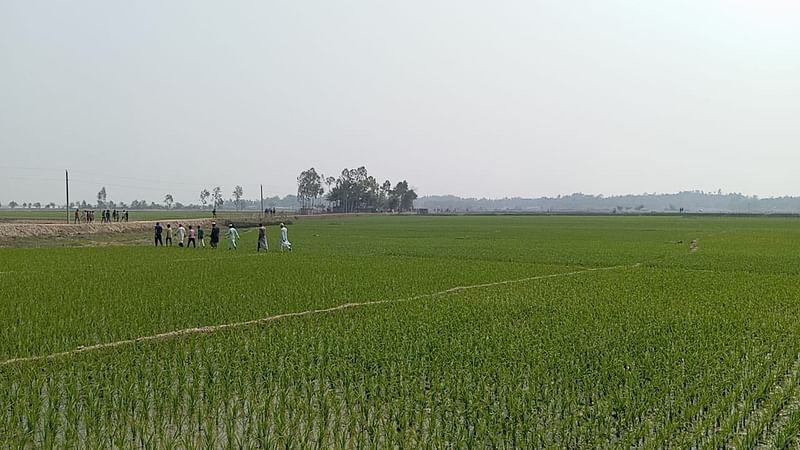 মিয়ানমারের অভ্যন্তরে গুলিবর্ষণ, মর্টার শেল নিক্ষেপসহ বিস্ফোরণের শব্দে সীমান্ত এলাকা কেঁপে উঠছে। এতে স্থানীয়রা আতঙ্কে আছেন। আজ সকালে কক্সবাজারের উখিয়া উপজেলার পালংখালী ইউনিয়নে