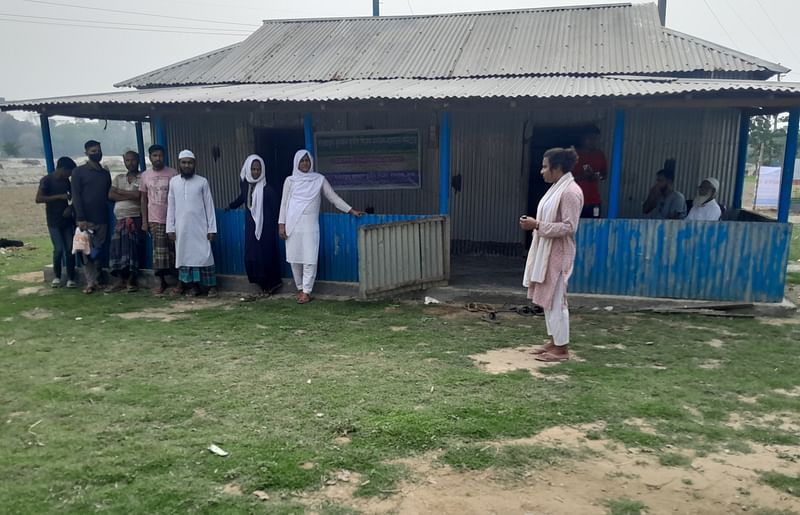 ময়মনসিংহ শহরতলির চর কালীবাড়ির আশ্রয়ণ প্রকল্প এলাকায় হিজড়াদের মসজিদ এটি