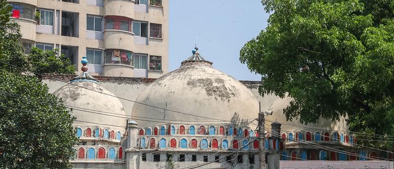 বিবি মরিয়ম শাহি মসজিদ। নীলক্ষেত এলাকায় অবস্থিত এই মসজদটি ১৭০৬ খ্রিষ্টাব্দে নির্মিত হয়। ঢাকা, ১ এপ্রিল