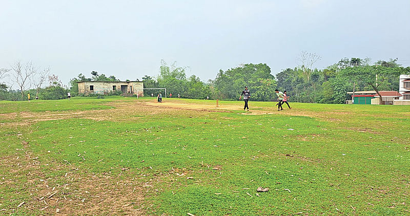 সিলেটের দক্ষিণ সুরমা উপজেলার বাদশাই টিলা এলাকার এই স্থানে মিনি স্টেডিয়াম নির্মিত হবে। গত বুধবার বিকেলে