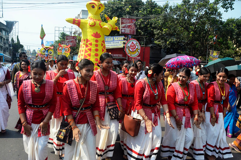 বাংলা নববর্ষে কলকাতার বিভিন্ন স্থান থেকে মঙ্গল শোভাযাত্রা বের করা হয়। কলকাতা, ভারত, ১৪ এপ্রিল