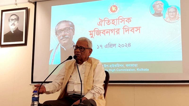 মুজিবনগর দিবসের মূল আলোচনায় অংশ নেন কলকাতার প্রবীণ সাংবাদিক  সুখরঞ্জন দাশগুপ্ত। কলকাতা, ভারত, ১৭ এপ্রিল