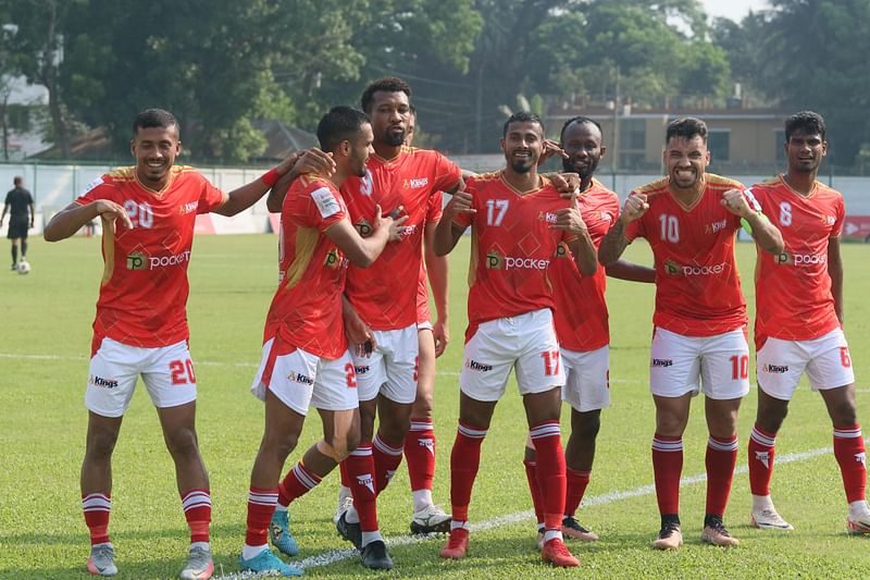 গোলের পর বসুন্ধরা কিংসের খেলোয়াড়দের উদ্‌যাপন