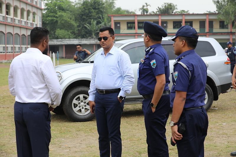 ভোটকক্ষ পরিদর্শন না করেই ফিরে যান জেলা প্রশাসকসহ নির্বাচন সংশ্লিষ্ট কর্মকর্তারা। বুধবার সকাল ১০টার দিকে বগুড়ার গাবতলী উপজেলার গাবতলী পাইলট উচ্চবিদ্যালয় কেন্দ্রে