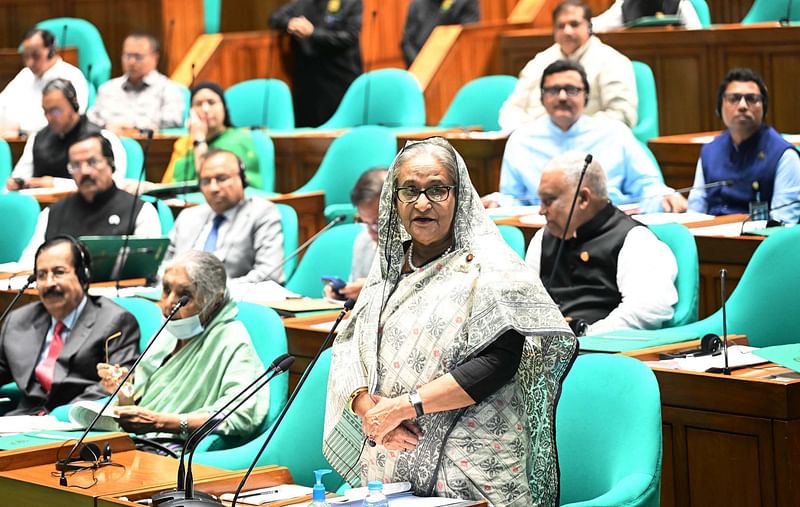 প্রধানমন্ত্রী শেখ হাসিনা আজ বুধবার জাতীয় সংসদে সংসদ সদস্যদের প্রশ্নের জবাব দেন