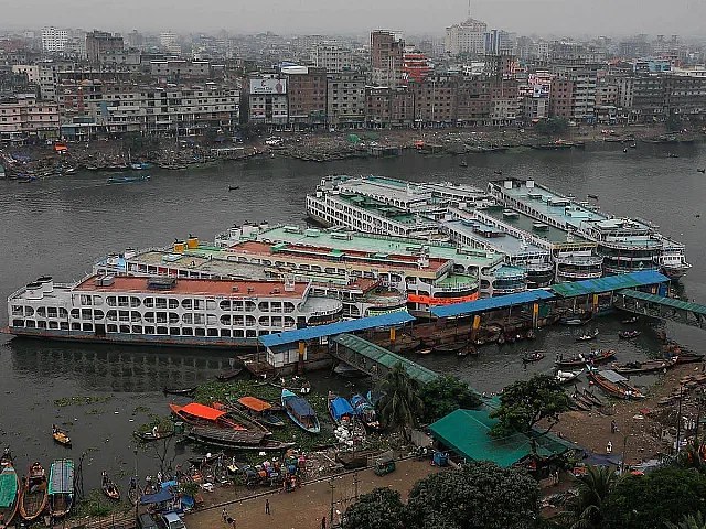 রাজধানী ঢাকার সদরঘাট লঞ্চ টার্মিনাল