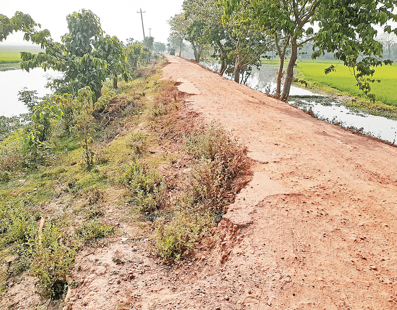 বন্যায় ক্ষতিগ্রস্ত সুনামগঞ্জের জগন্নাথপুর উপজেলার কলকলিয়া-তেলিকোনা-চণ্ডীডহর সড়ক বেহাল