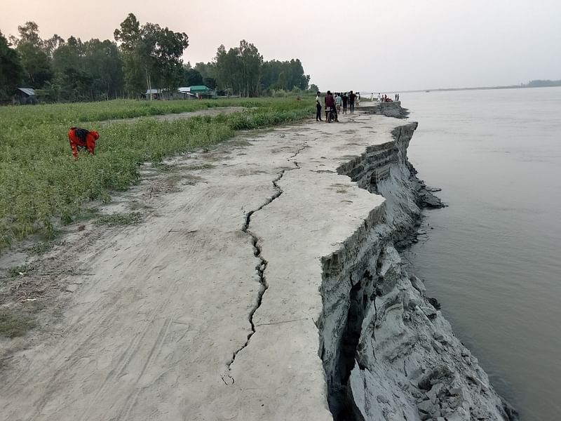 ভাঙন অব্যাহত থাকলে হুমকির মুখে পড়বেন মাঝখালী, মরিচা পাড়া, নওয়াপাড়া, গুচ্ছ গ্রামের হাজারো পরিবার।