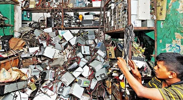 ইলেকট্রনিক বর্জ্য বা ই-বর্জ্য বলতে পরিত্যক্ত বৈদ্যুতিক বা ইলেকট্রনিক সরঞ্জামাদিকে বোঝায়