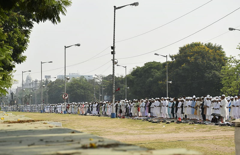 রেড রোডে ঈদের নামাজ আদায় করেন হাজারো মুসল্লি