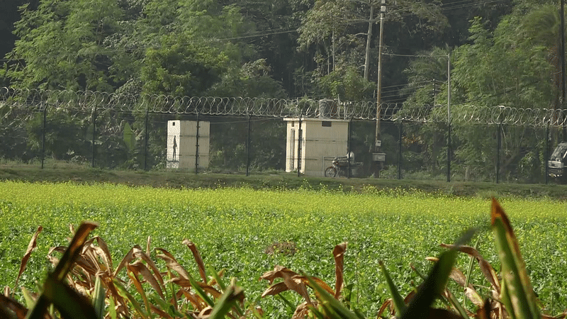 ভৈরব নদের ওপারে ভারতের সীমান্ত থেকে পাচার করা হয় মাদকদ্রব্য। সম্প্রতি মেহেরপুর সদর উপজেলার বুড়িপোতা ইউনিয়নের বাজিতপুর এলাকায়