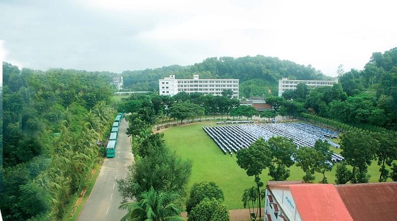 বৃক্ষরোপণে প্রথম স্থান অর্জন করা চট্টগ্রাম ক্যান্টনমেন্ট পাবলিক কলেজের ক্যাম্পাস