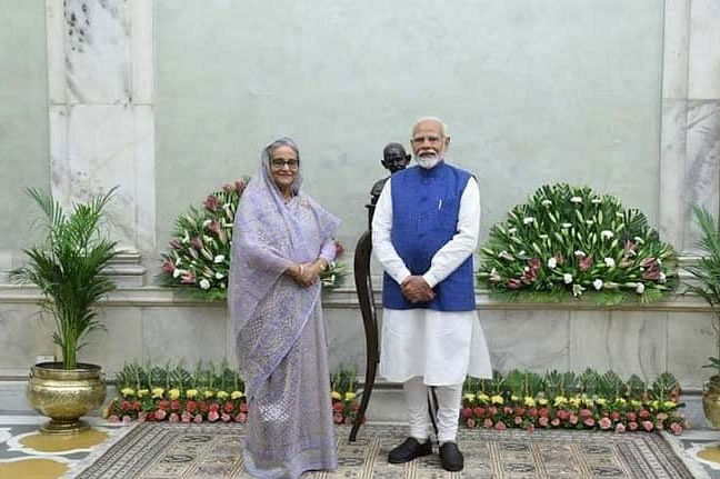 টানা তৃতীয় মেয়াদে নরেন্দ্র মোদি নেতৃত্বাধীন সরকারের মন্ত্রিসভার শপথ অনুষ্ঠানের পর রোববার রাতে দুই দেশের প্রধানমন্ত্রীর মধ্যে বৈঠক হয়। নয়াদিল্লি, ১০ জুন, ২০২৪