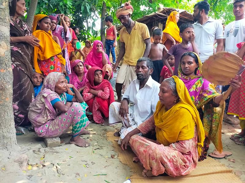 কুষ্টিয়ার কুমারখালীতে রাতে ঘুমন্ত অবস্থায় শিশু হারিয়ে যাওয়ার ঘটনায় এলাকাবাসী আতঙ্কিত। মঙ্গলবার দুপুরে উপজেলার বাগুলাট ইউনিয়নের আদাবাড়িয়া গ্রামে