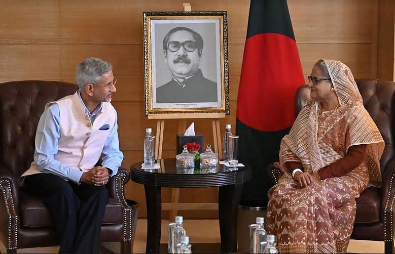 আজ সোমবার নয়াদিল্লিতে প্রধানমন্ত্রীর আবাসস্থলে এসে সৌজন্য সাক্ষাৎ করেন ভারতের কেন্দ্রীয় মন্ত্রী ও সাবেক পররাষ্ট্রমন্ত্রী এস জয়শঙ্কর