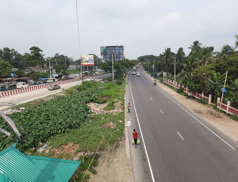 ঢাকা-চট্টগ্রাম মহাসড়কের পরিস্থিতি। কুমিল্লার দাউদকান্দি উপজেলার গৌরীপুর এলাকায়