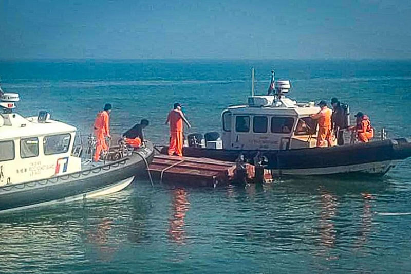 গত ১৪ ফেব্রুয়ারি কুইমোয়ের কাছে তাইওয়ানের কোস্টগার্ডের ধাওয়া খেয়ে চীনের জেলেদের বহনকারী একটি স্পিডবোট পালাতে গিয়ে উল্টে যায় এবং দুই জেলে ডুবে মারা যান। তাইওয়ান কোস্টগার্ডের ফাইল ছবি