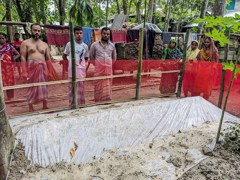 শরীয়তপুর সদর উপজেলার চরচিকন্দি গ্রামের মামুন মিয়া ঢাকায় গুলিবিদ্ধ হয়ে মারা যান। স্বজনেরা তাঁর এমন মৃত্যু মানতে পারছেন না